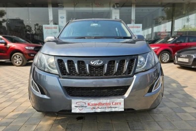 Mahindra XUV500 W6