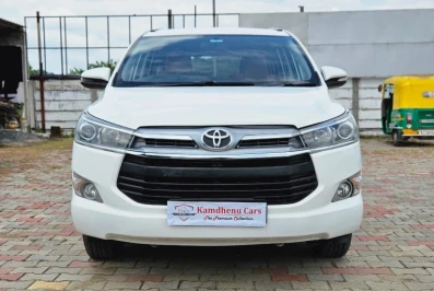 Toyota Innova Crysta V MODEL7 SEATER