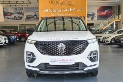 MG Hector Plus 1.5 Petrol CVT Sharp
